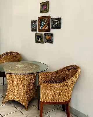 Guest house Edwards Guesthouse Sandy Ground Village