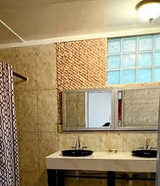 Edwards Guesthouse Sandy Ground Village Guest house
